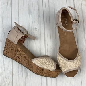 New Toms ankle strap beige wedges